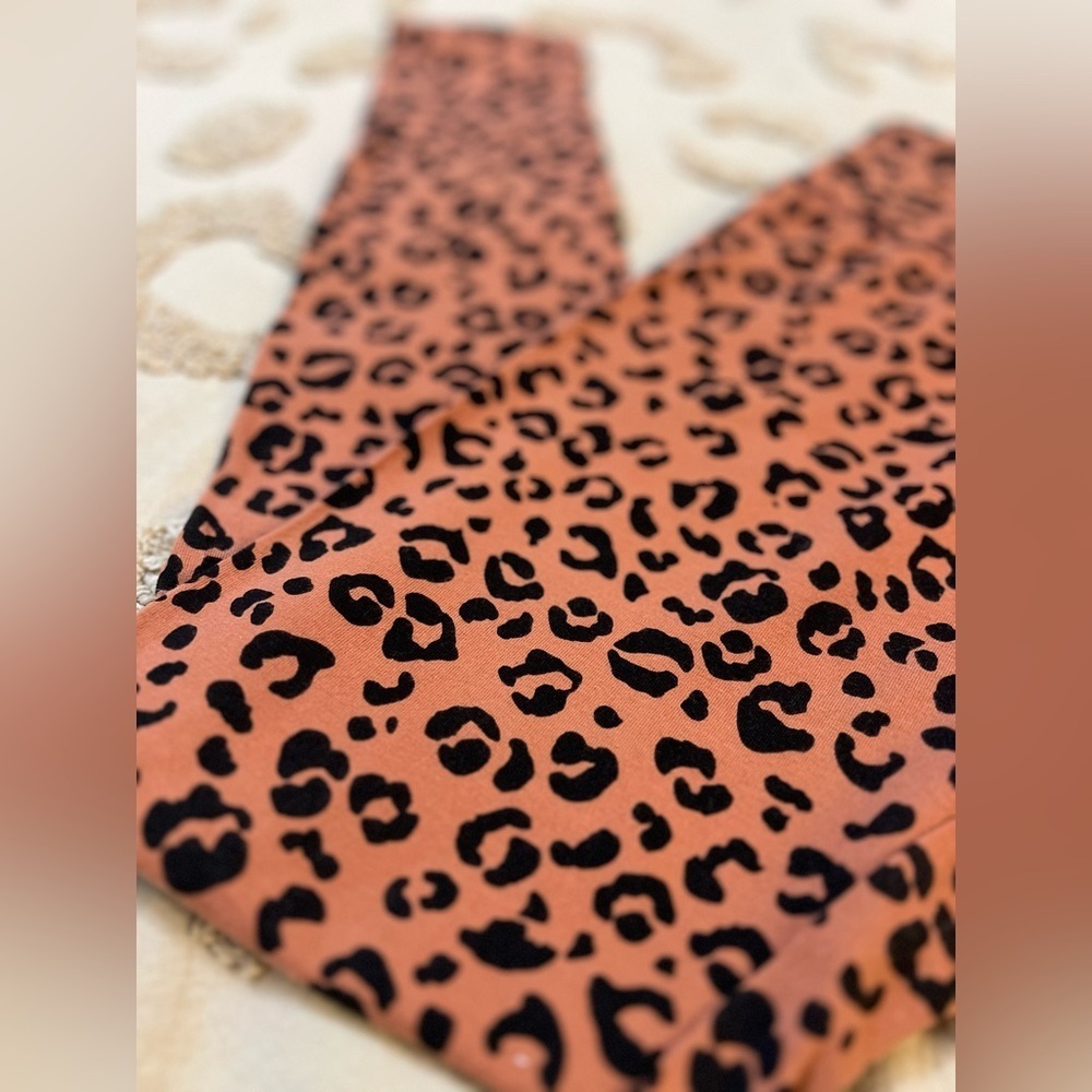 💥 2/$15!! High-Waist Wild Fable Leopard Print Leggings | Street to Lounge - Picture 5 of 7